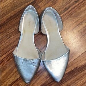 Old Navy Silver Pointed Toe Flats